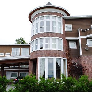 Days Inn By Wyndham Surrey
